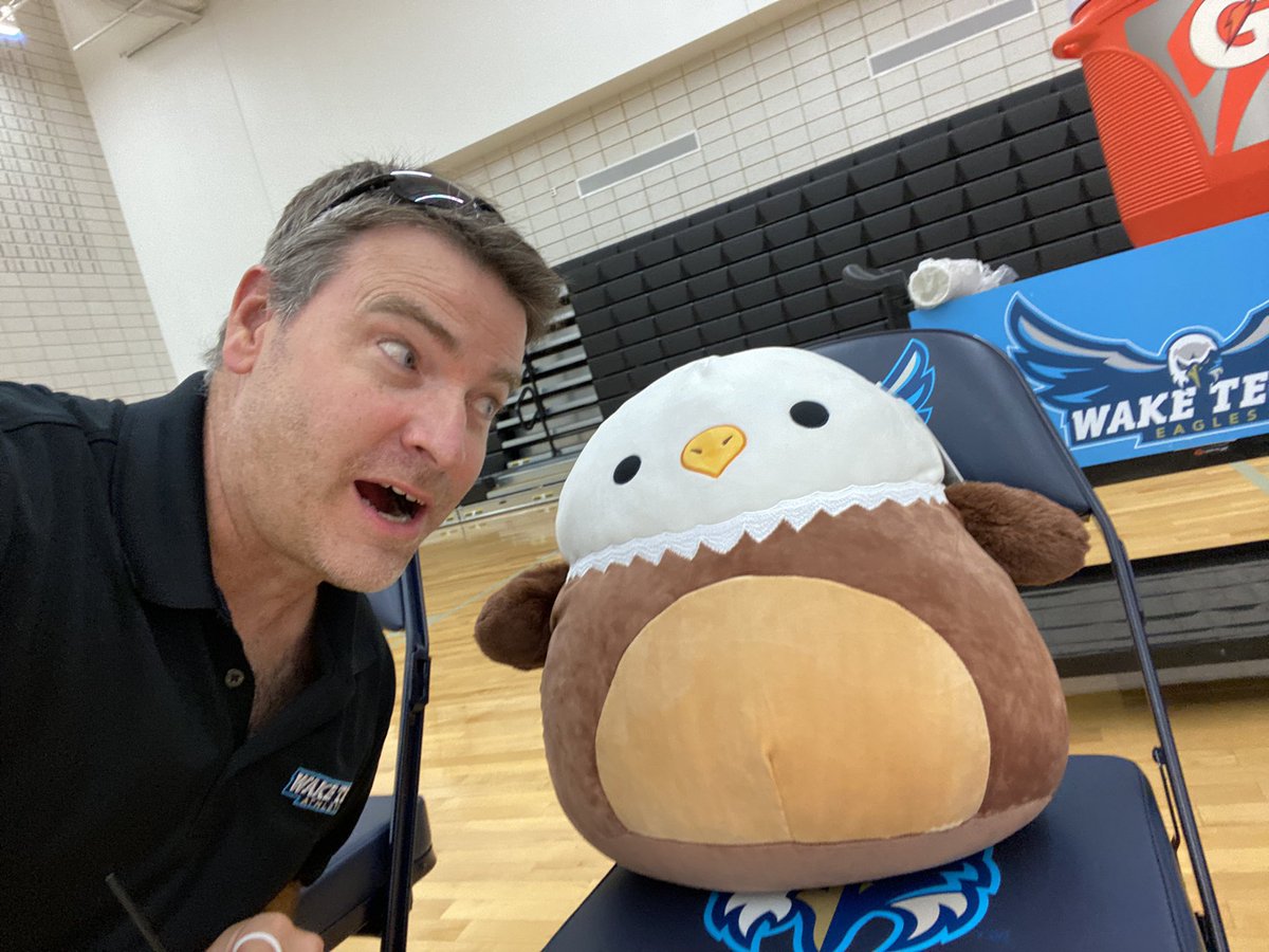 RobinPateWT's tweet photo. #WakeTech with another W! @waketechvb defeats Lenoir 3-1 (25-19; 25-13; 20-25; 25-13) to improve to 2-0! #MiniMascot https://t.co/Bay634tX5s