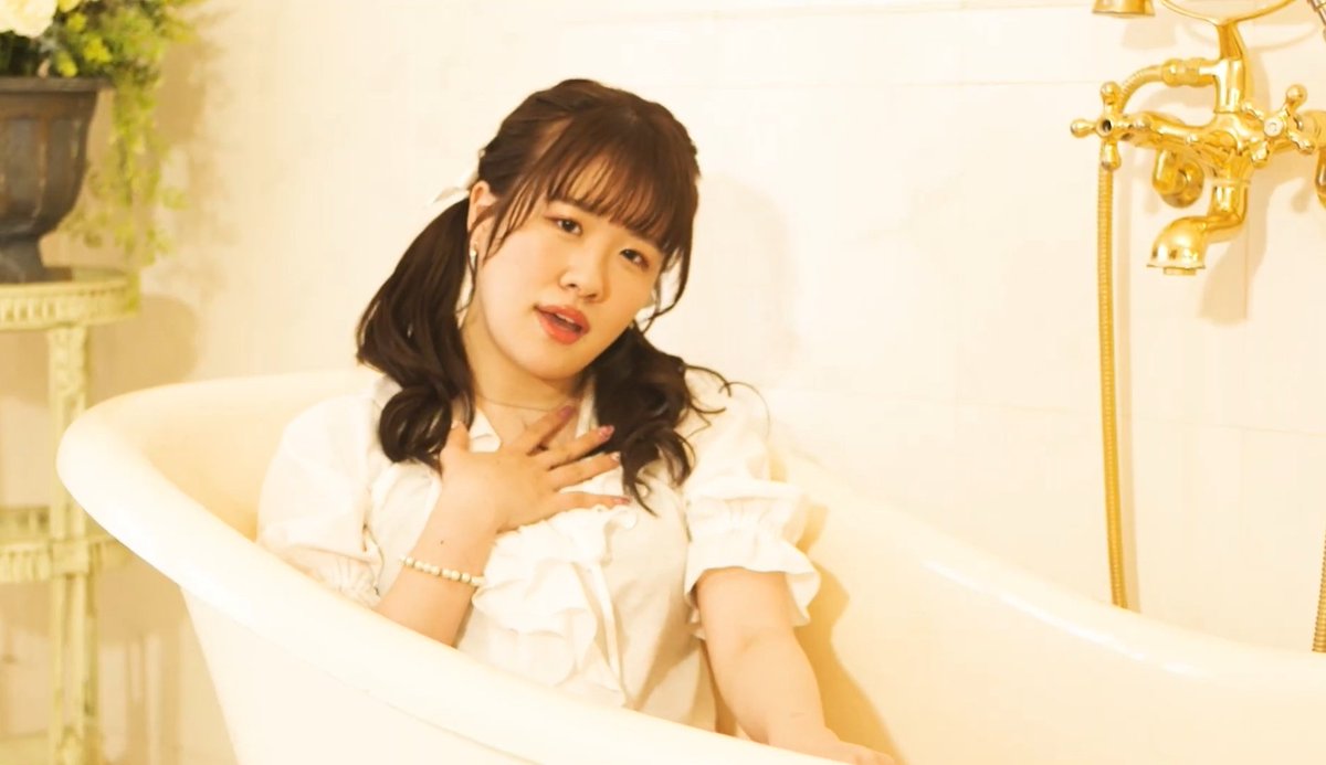 LiellAria's tweet image. tinystep かほさん cute moment
今回のMVの主人公と言ってもいいと思った🥺

#GCiB
#GirlsCryingInBathroom
#tinystep