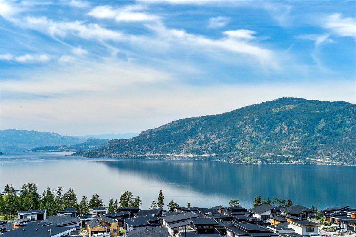 Lakestone offers some of the finest lakeside and lakeview homesites in all of Lake Country. Many homes are situated on a sloping homesite offering wide open views of Lake Okanagan.