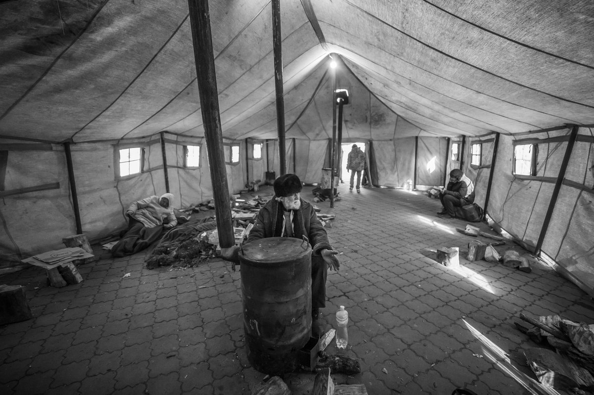 RedBadgeFilms's tweet photo. Ukraine is observing its Independence Day today — exactly six months after Russia's invasion of the country.

📸: Depositphotos 

#HumanitarianParadox #RedBadgeFilms
.
.
.
#ukraine #russia #war #politics #independence #humanity #humane https://t.co/BoOKlc16fp