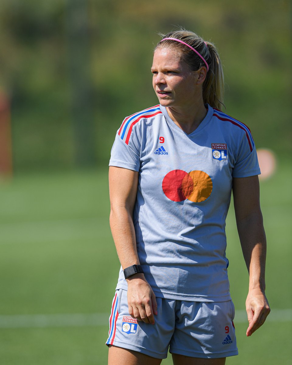 OLPLAY_Officiel's tweet photo. 🚨 Toute l'actualité de votre club est dans l'émission #OLNS, ce mercredi à 18h avec @barthruzza, @GaelBerger et @YvonMarcellin.
Au programme :
- Le retour en France de l'@OLfeminin
- Le WE de l'#AcademyOL
- Focus sur le milieu de l'OL lors d'#OLESTAC
👉 https://t.co/t9qIiQaenL https://t.co/xoAlGo39dw