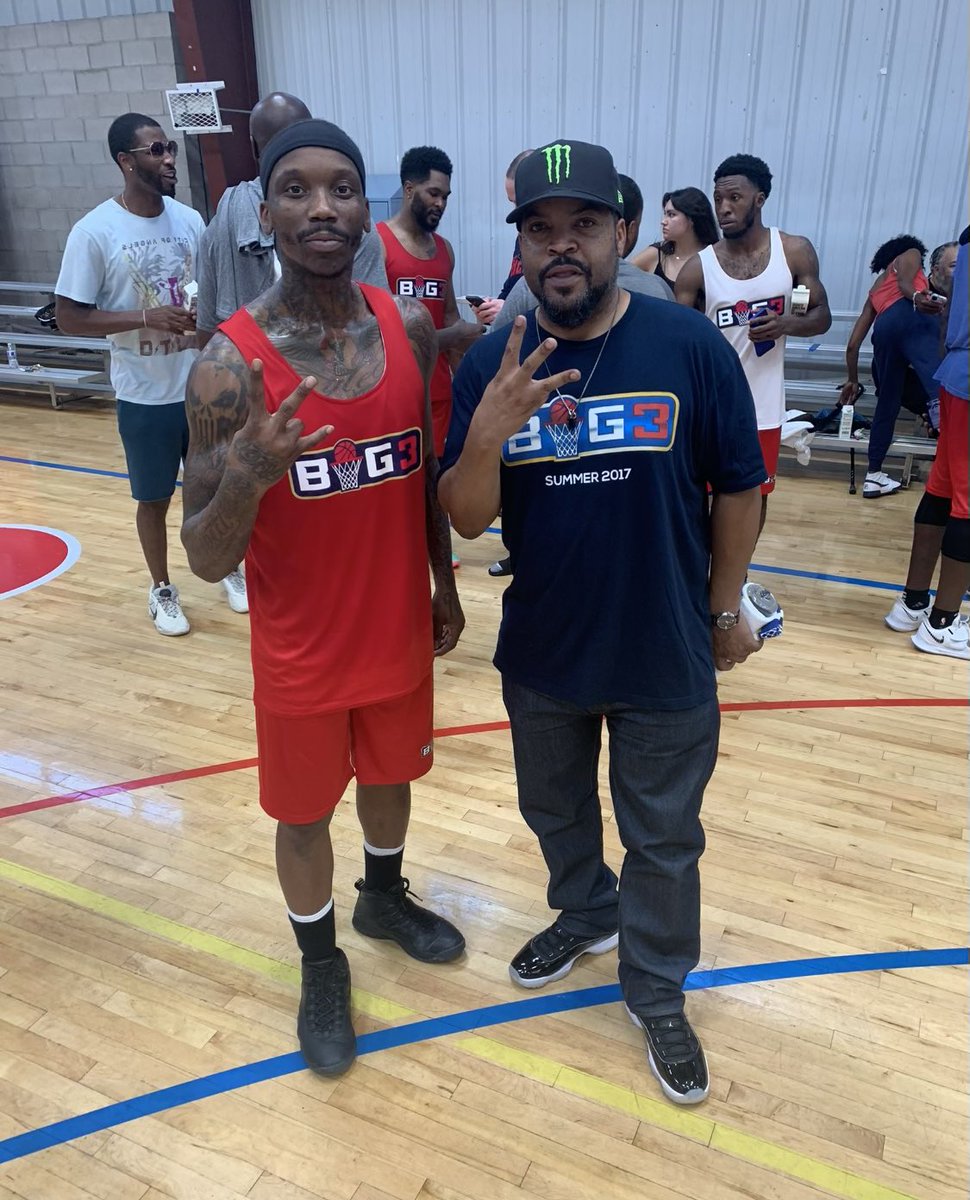 Bone Collector tweet media