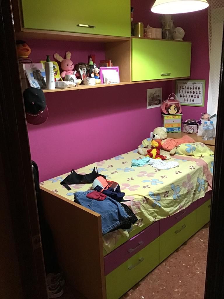 ajmnavas's tweet photo. @influenfer Pues se ve que esa era la moda. Mi hermana también lo sufrió. Pero eso ya fue pasado. https://t.co/JMESQC61Sh