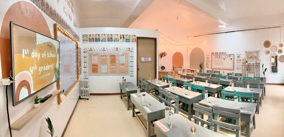 PhilippineStar's tweet photo. WHAT AN AESTHETIC CLASSROOM! 😍 

Students would surely love to attend their face-to-face classes in this aesthetic and cozy classroom decorated by a teacher in preparation for the classes opening this school year 2022-2023. (Photos courtesy of Sue Ellen Palingayan) https://t.co/6OHQn3m8Lh