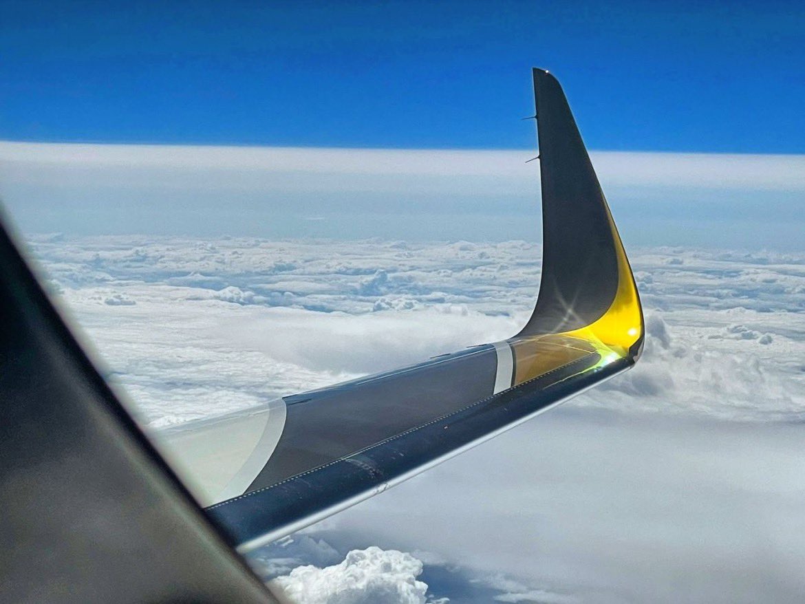 Flexjet's tweet image. Flying above the clouds with a gleaming view of winglet perfection. #WingViewWednesday
📸: #Flexjet #Legacy450 👨‍✈️ Arthur D.