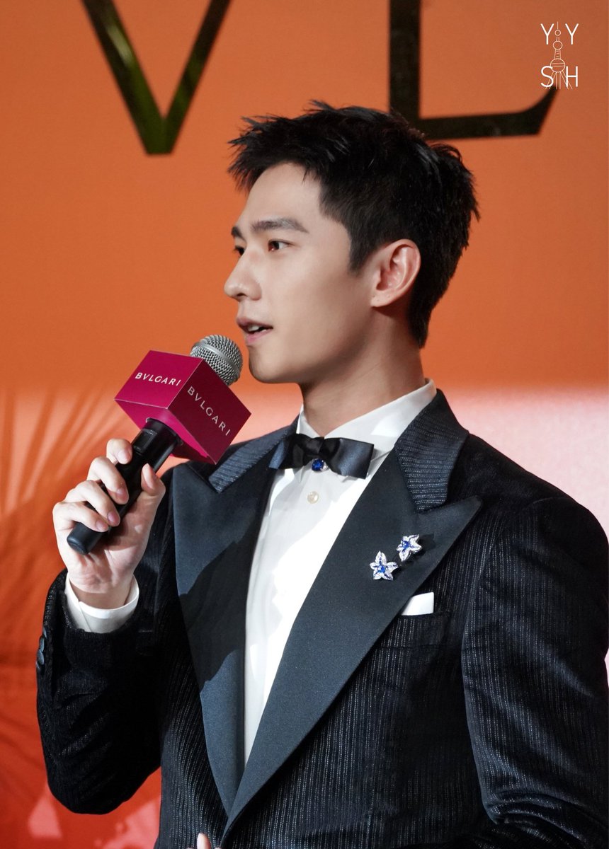lingtouyangxifu's tweet photo. หล่อหรูดูแพงมาก 😍😍😍
ภาพจากบ้านหยางเหมาเซี่ยงไฮ้ 

#杨洋 #YangYang #หยางหยาง
#YangYangxBvlgari https://t.co/GOAq8ZowWJ