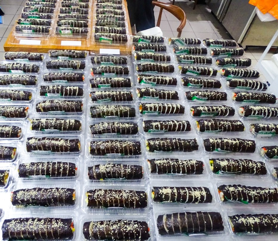 KokumaHq's tweet photo. Woo to the Young to the Woo
Dong to the Geu to the Rami🎶

Sapa lps tgk Extraordinary Attorney Woo teringin nk mkn Kimbap?

Jom order dekat Kokuma kami ada Kimbap Basic/Bulgogi Beef/Crispy Chicken🤗

**Utk delivery area KL/Sgor shj ye
📲 https://t.co/D98DpKKl4s https://t.co/mPNhQck4h1
