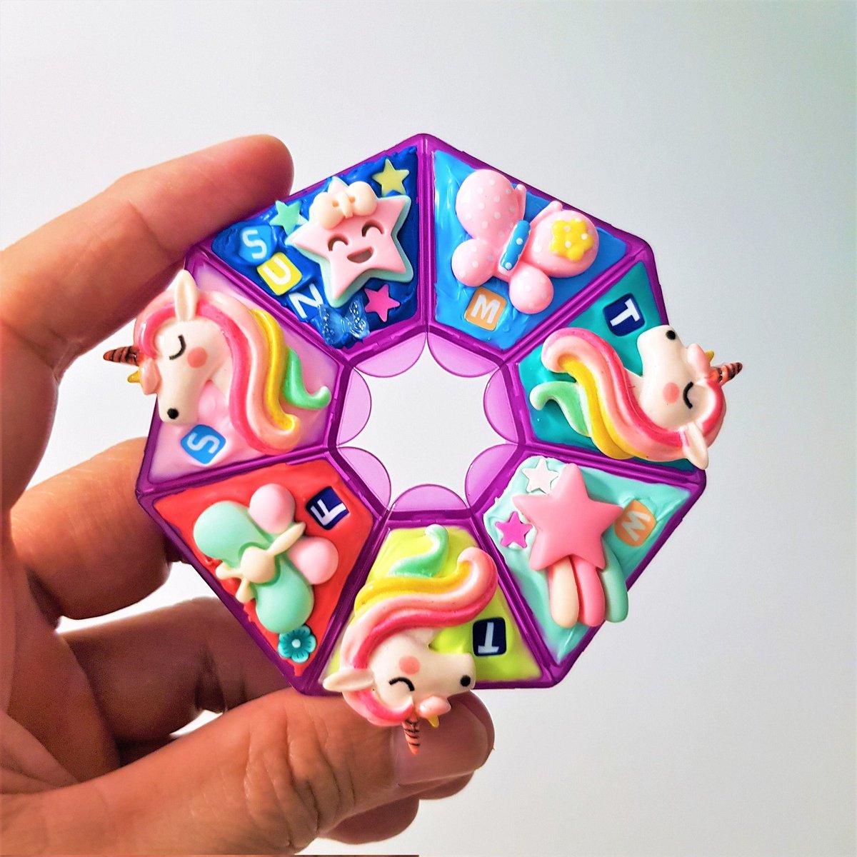 art_kcy's tweet photo. Excited to share the latest addition to my #etsy shop: Unicorn & Friends Weekly Pill Organizer Box Crafted Cute Pill Box Art For Your Medicine, Vitamins, Supplement, Dispenser #cutepillorganizer #cutepillorganiser #cutepillbox #cutepillcase #UKGiftHour https://t.co/w5qhzMwzsZ https://t.co/bSynS59qFS
