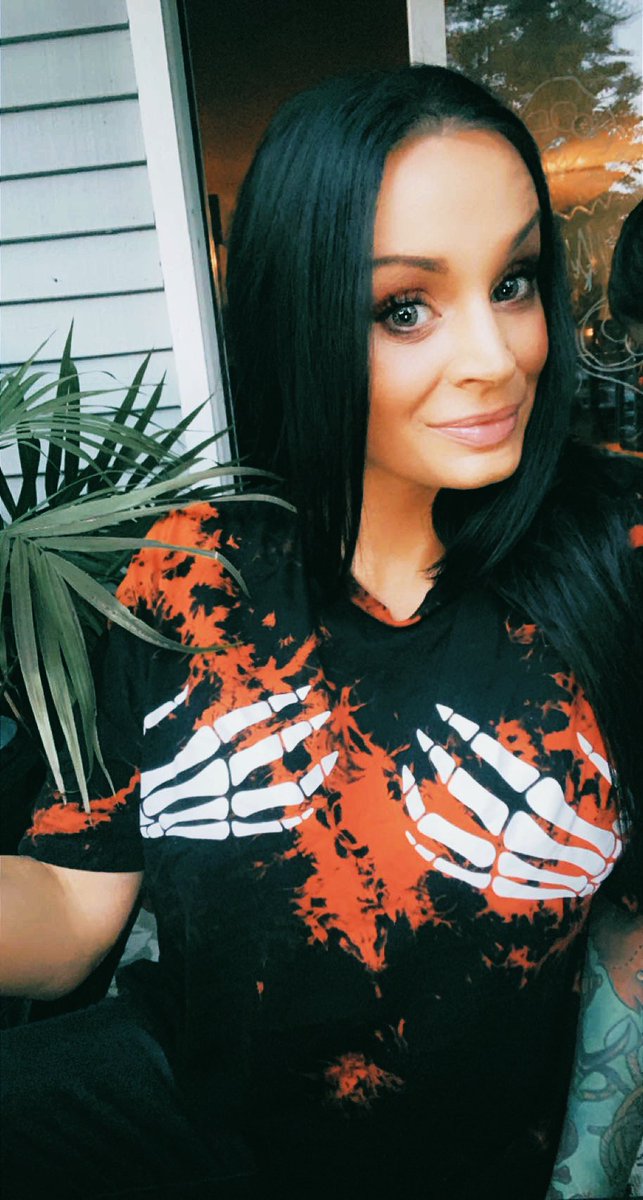 prncssofpirates's tweet image. Tell me it’s not too soon to bust this shirt out 😅🖤💀🧡