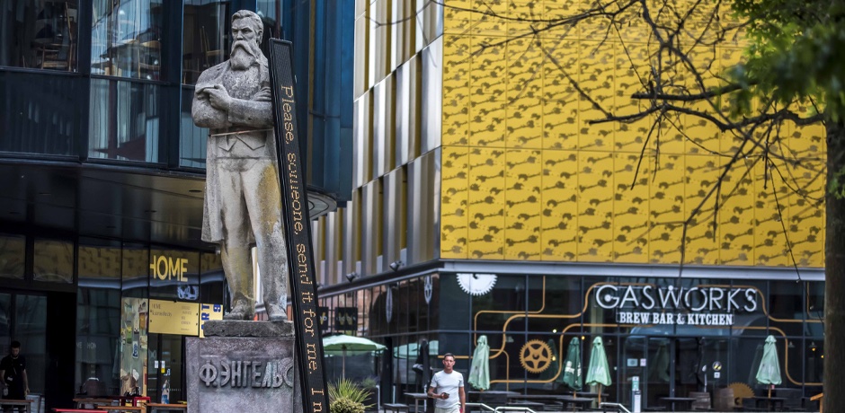 To mark Independence Day of Ukraine we've uploaded artist Oleksiy Radynski’s latest text to the screens of 'Intervention' offering a reflection on the last 6 months

This collaborative project amplifies voices of Ukrainian writers &amp; artists

homemcr.org/app/uploads/20…

@MIFestival