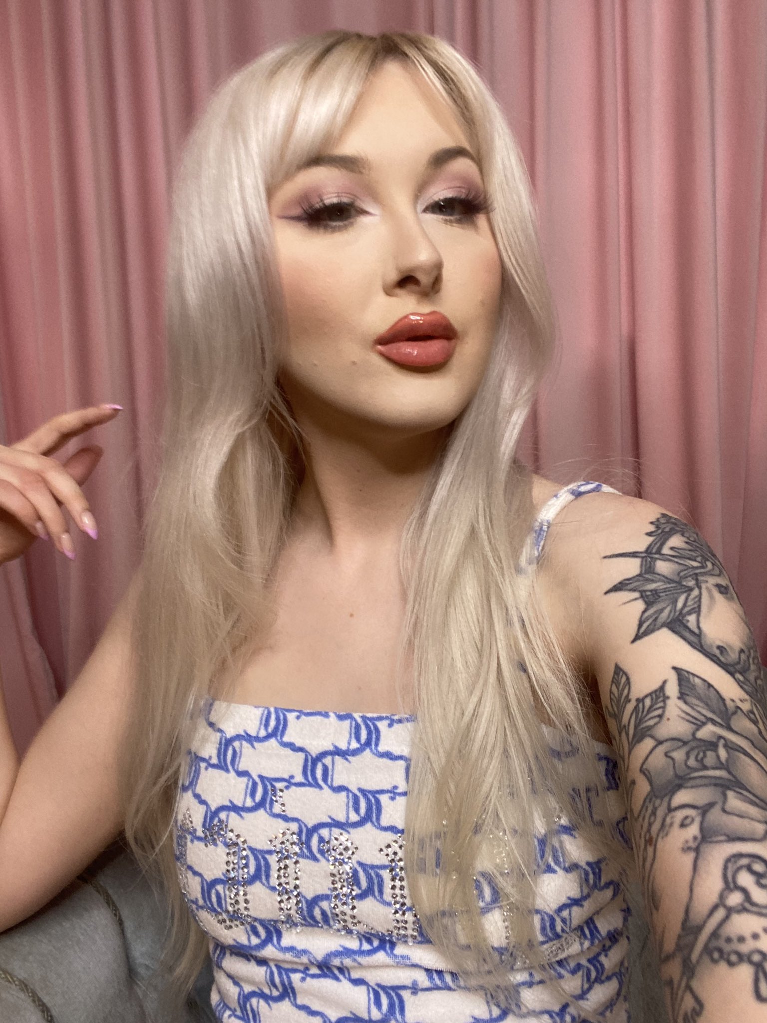 tw-pornstars-princess-aurora-twitter-my-diary-is-now-open-for