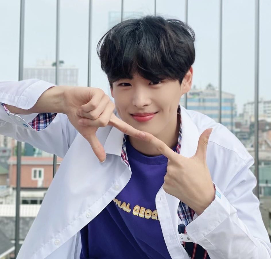 flowersforyouth's tweet photo. Victon acting as high school boys 🥰

#VICTON #빅톤 https://t.co/QXYTL2GXVr