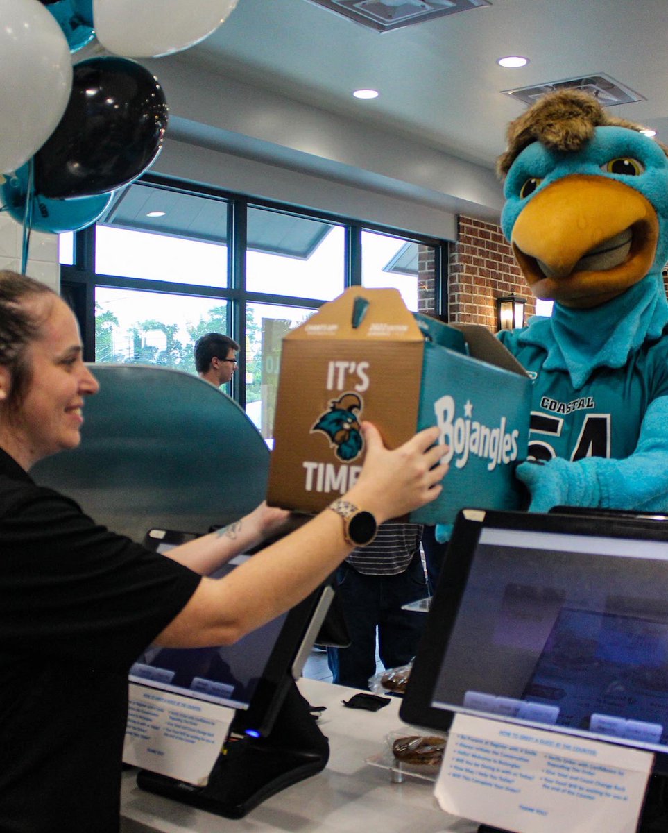 GoCCUsports's tweet photo. We had a blast with @CoachChadwell, @CoastalFootball and Conway @Bojangles today!!
Get your CHANT #BoBox at participating Bojangles locations in and around the Grand Strand! https://t.co/pfe157VlkE