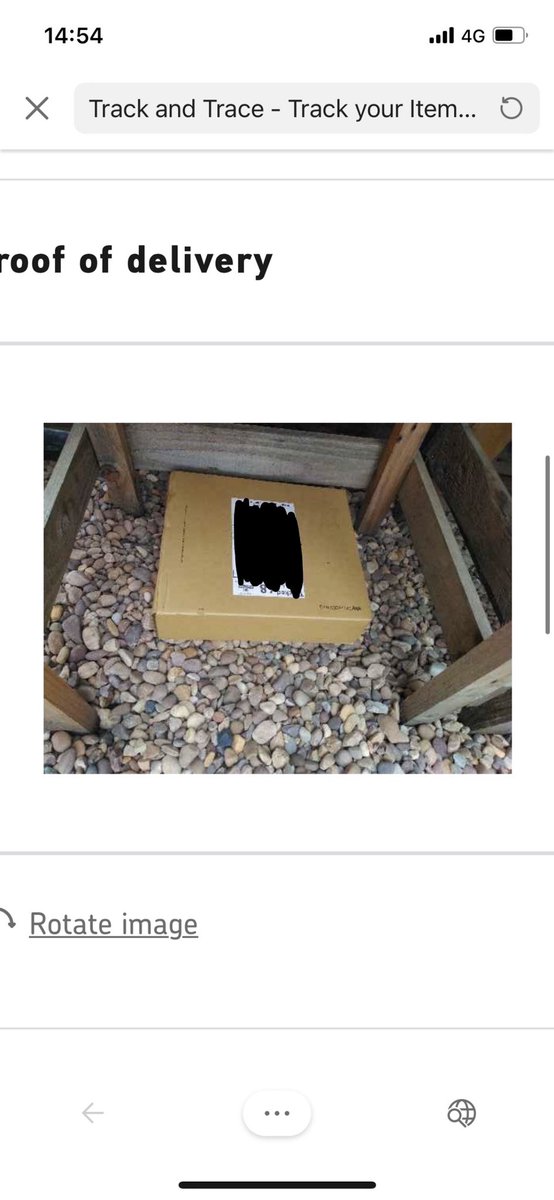 Mrs_AFO's tweet photo. @RoyalMail could you please explain where my parcel is as it’s not at my house nor is it at the post office it was meant to be delivered too 🤔 this photo is not of my house or any of my neighbours 🤷🏼‍♀️ https://t.co/AxzvOg1f8W