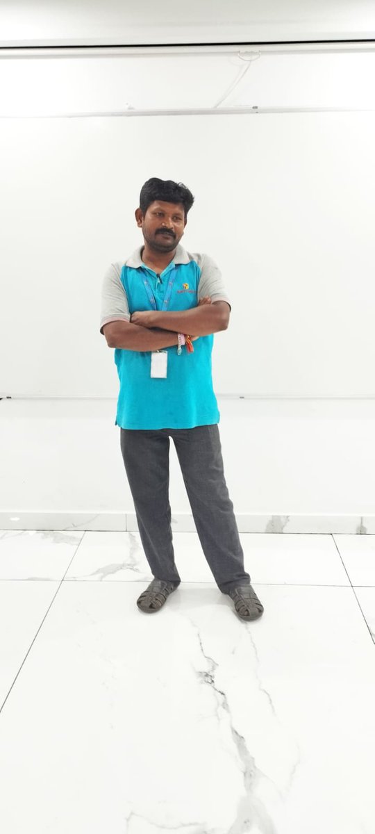 HoneyyGroup's tweet photo. The new employee training begins today on a positive note. The morning session started with the introduction by the senior management in the organization.
#salestraining #NewEmployees #NewEmployeeTraining #HoneyygroupEmployees #SalesandMarketing #SalesJob #newcareerstart #NewWork https://t.co/t8HAdwyROJ