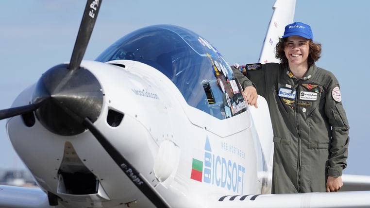 little_clogs's tweet photo. How amazing is this! 🇬🇧 🇧🇪 https://t.co/MkjOv9wmHx
British-Belgian teen becomes youngest pilot to fly around world solo https://t.co/Pg0Kd11URQ