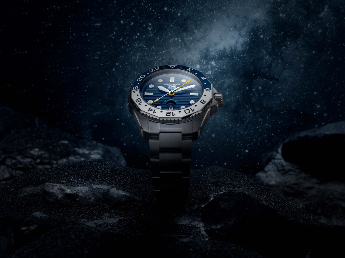 cotedesmontres's tweet photo. La @TAGHeuer #Aquaracer #Professional300 #GMT voyage à travers le #temps !
Un design puissant, incroyablement polyvalent : il permet de traverser les différents #fuseauxHoraires, mais aussi de plonger et de surfer dans le monde entier…
https://t.co/e8momfRn0p https://t.co/djZBBFwURR