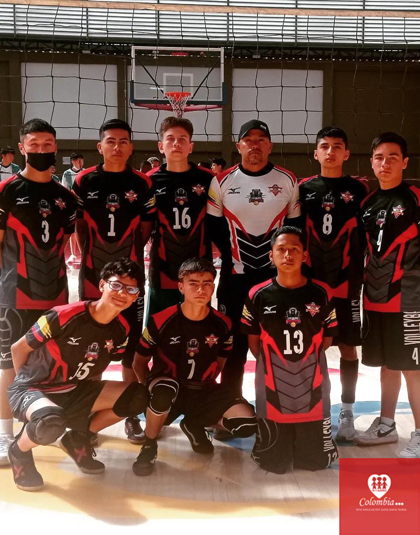 FeyAlegriaCOL's tweet photo. La IE Soacha para Vivir Mejor se destacó, en los juegos Intercolegiados de 
Vóleibol. Quedando como campeones en la categoría pre-juvenil masculino y femenino. Sub-campeón juvenil femenino y masculino, 3° puesto juvenil y 2° puesto pre-juvenil masculino eq.B. Un PTI que da frutos https://t.co/zueqs7x3N3
