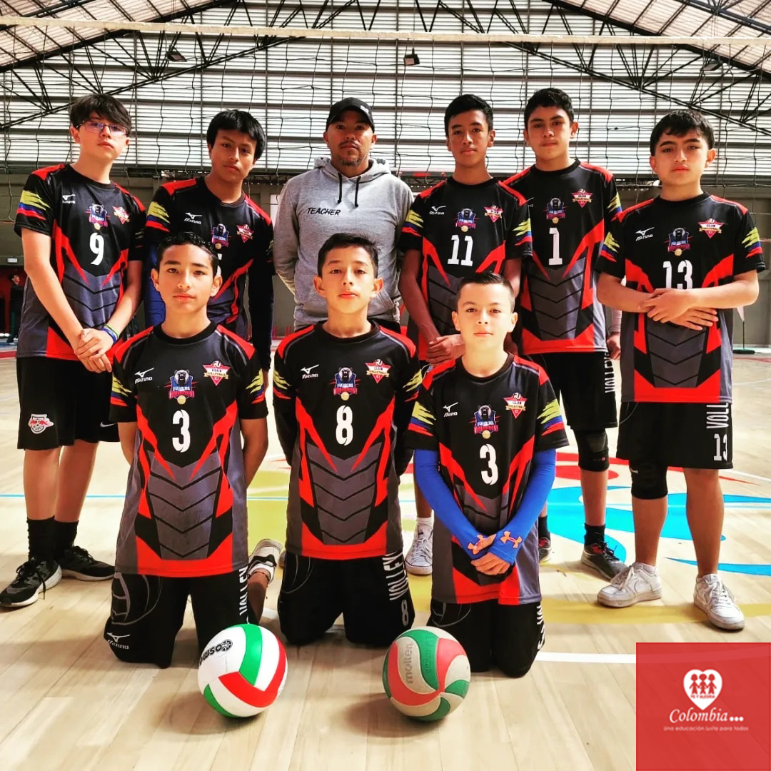 FeyAlegriaCOL's tweet photo. La IE Soacha para Vivir Mejor se destacó, en los juegos Intercolegiados de 
Vóleibol. Quedando como campeones en la categoría pre-juvenil masculino y femenino. Sub-campeón juvenil femenino y masculino, 3° puesto juvenil y 2° puesto pre-juvenil masculino eq.B. Un PTI que da frutos https://t.co/zueqs7x3N3