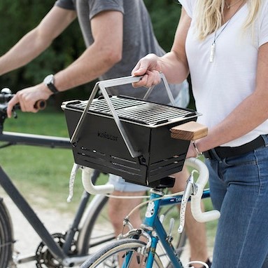 thinkingdrinks's tweet image. 🍗🍺🍖 ATTENTION ALL YOU NATURAL BORN GRILLERS 🍗🥓🍤
We've giving away a @krombacher_uk bike-friendly BBQ kit.
How to enter:
🌽 Follow both @krombacherUK and @thinkingdrinks 
🥓 Like &amp;amp; RT
🍤 Comp closes end of Thurs 25th August. Winner will be DM'd.
 Open to UK residents over 18