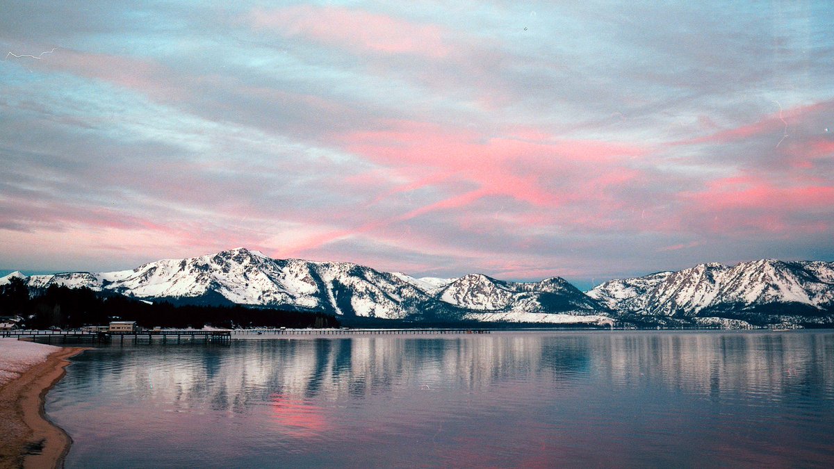 nev_in_color's tweet photo. 35mm mountains 🎞 https://t.co/un82u4rP4D