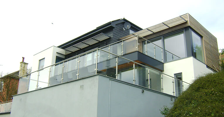RoofingToday's tweet photo. Made from marine grade #aluminium, @marleyalutec’s rainwater systems are ideal for exposed coastal locations which is why its products were recently specified for a seaside #refurbishment project in Cornwall. 
📌 Read more: https://t.co/xMCswG57qA #roofing https://t.co/aKJbEC9TXF