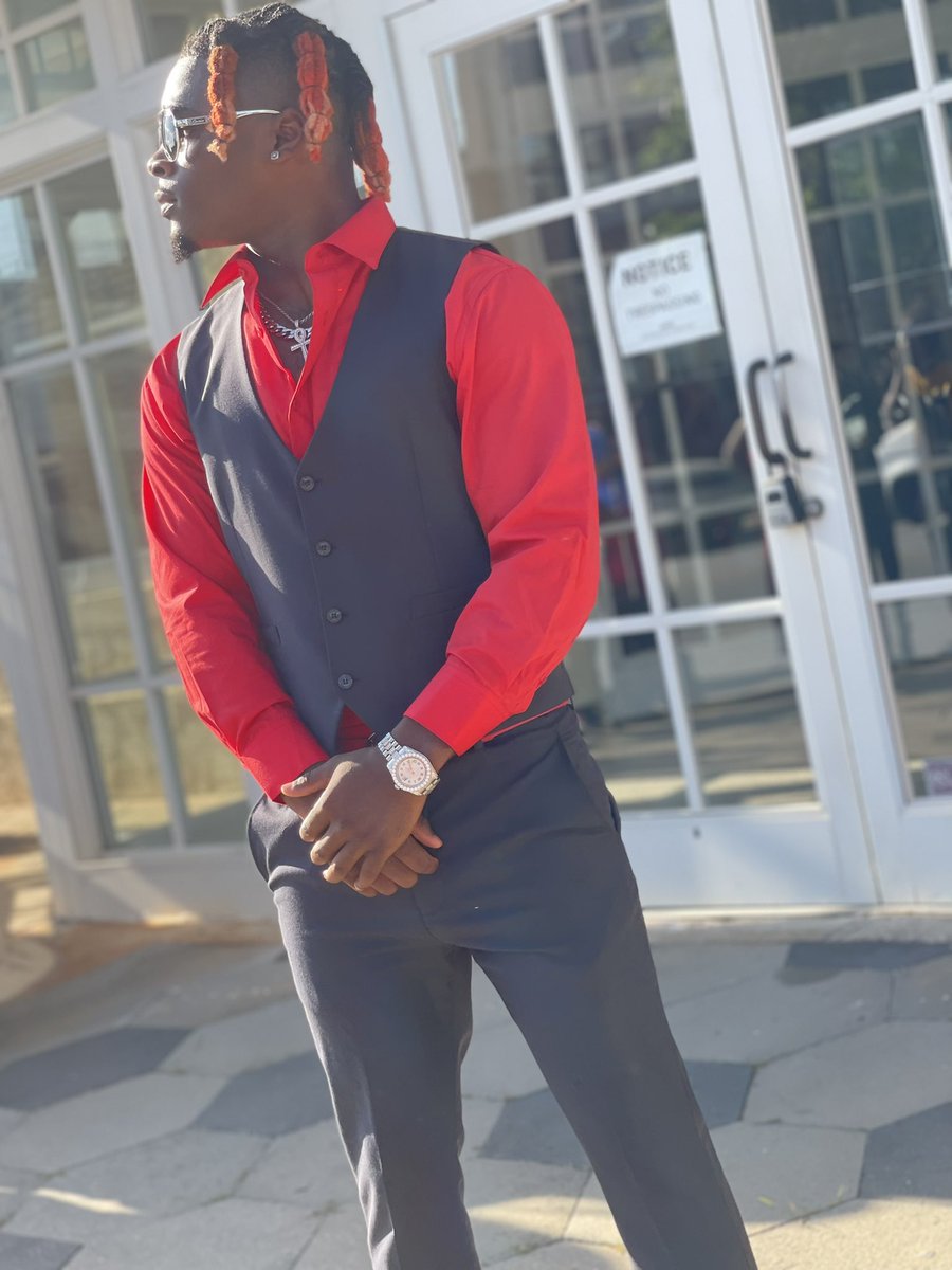 I'm a 18 year old entrepreneur with a >700 credit score, my own apartment, 3 vending machines, 30,000 of assets, a paid for car, and 2,000 invested in stocks. You like that? I thought you would. Grow beyond the wall of the typical stereotype and be ECCENTRIC.