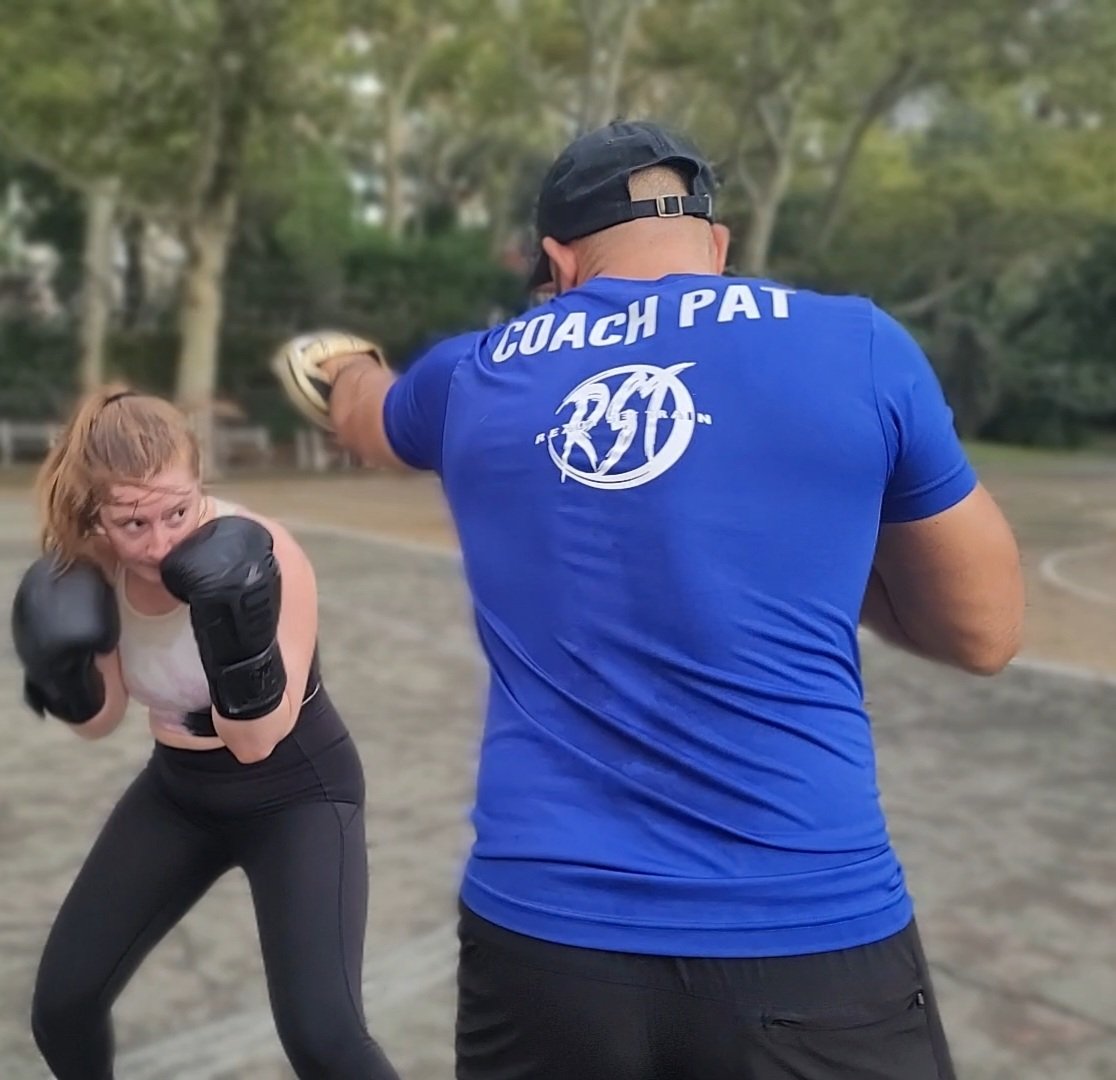 PrintByPat's tweet image. 1 on 1 #boxing focusing on the fundamentals. 
#NYC #coachpat #Summer #fitness