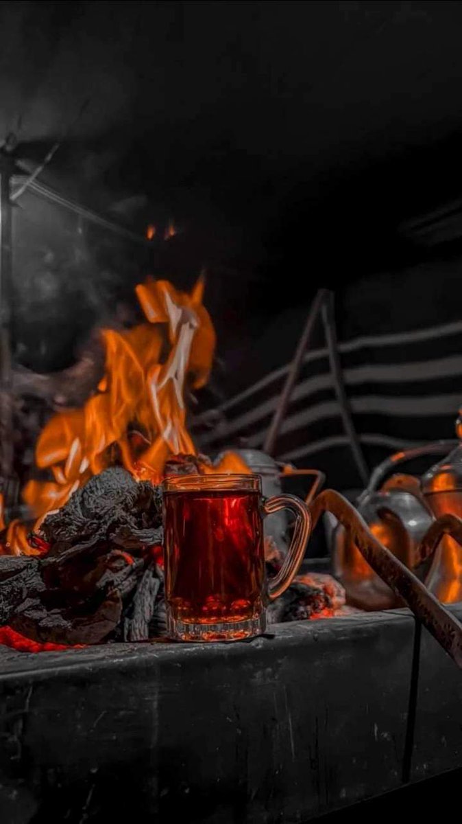 2000lkd's tweet image. علم غيابك يحترم قلب مغليك 
وعلم طيوفك لا تجي وانت غايب .❤️