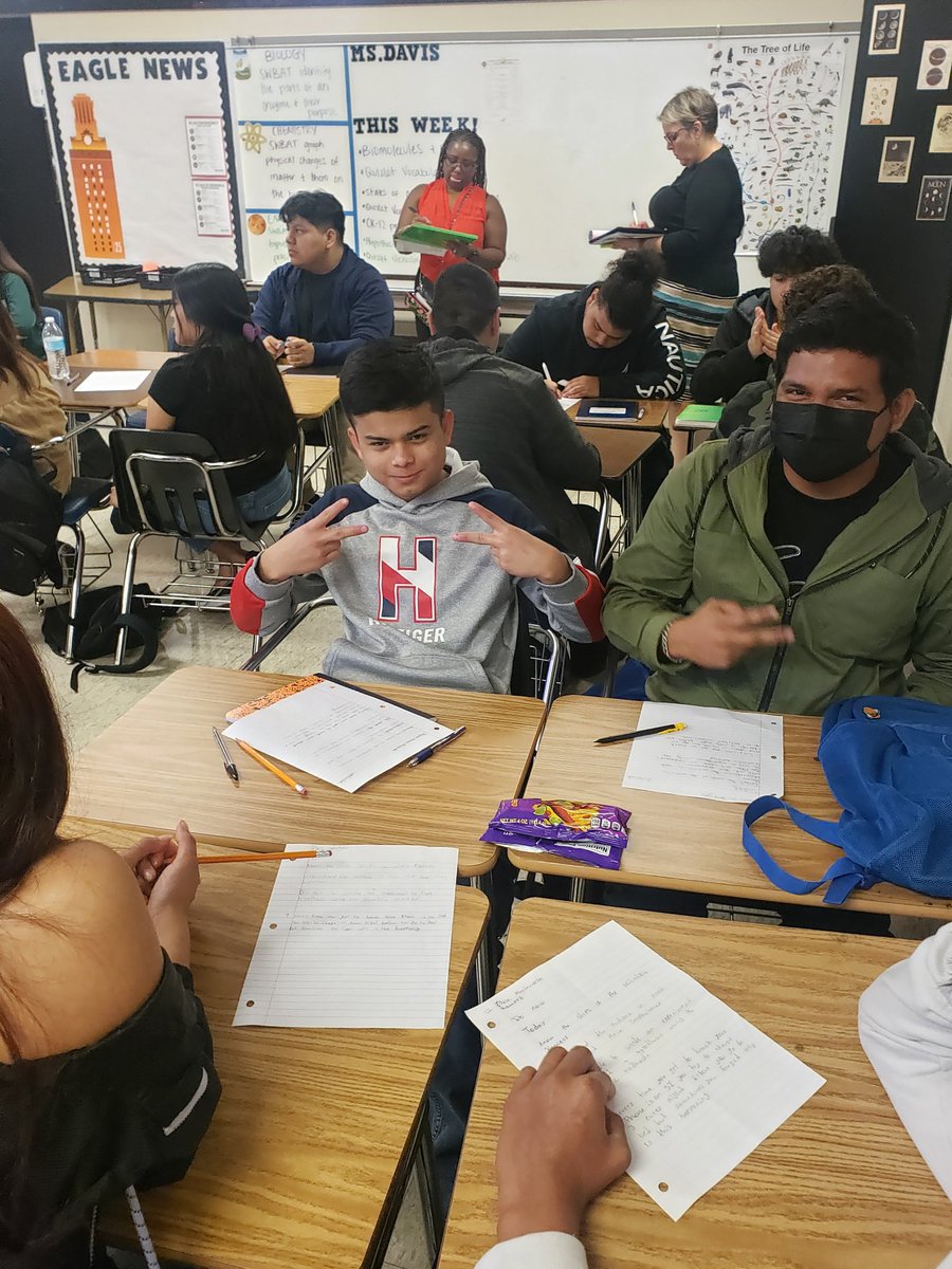 RANESIAEDWARDS's tweet photo. Loved visiting Ms. A Davis Science class this morning @Eisenhower_AISD during Learning Walks. 
1. Rocking the Power 🔋 Zone..
2. Purposeful Talk &amp; Real World 🌎 Connections!
#IKEonic https://t.co/hCSC5LF6p5