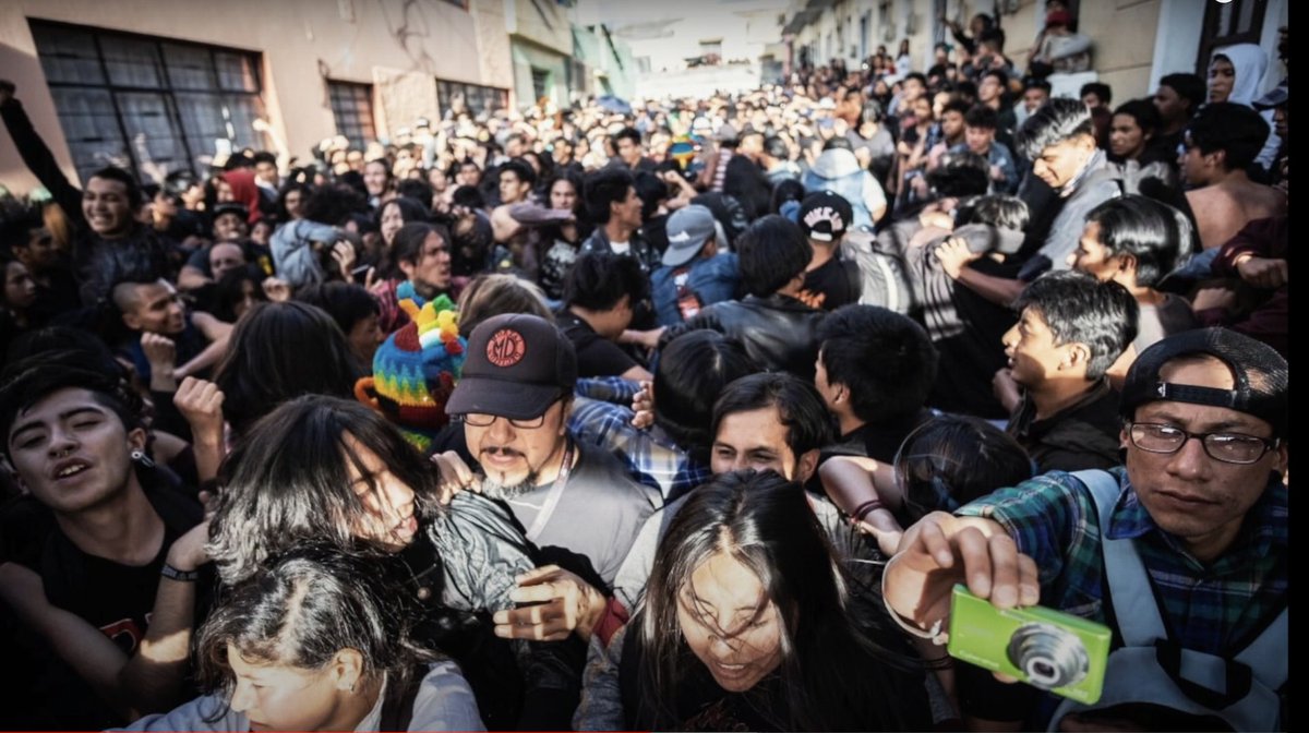 Voces, memoria y hardcore punk de un festival de la calle que se tomó el teatro.
Por: Diego Pazmiño.

bit.ly/ElMuroFestPA

#elmurofest #hardcorepunk #punkecuatoriano