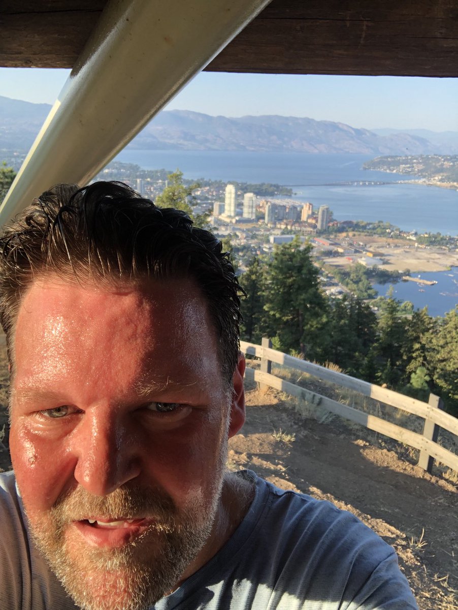 Made it to the top of Knox! Thanks for the tip Simon and thanks for inviting me to Kelowna ⁦@AcroMediaInc⁩ - now I can enjoy some guilt free maple syrup for breakfast!