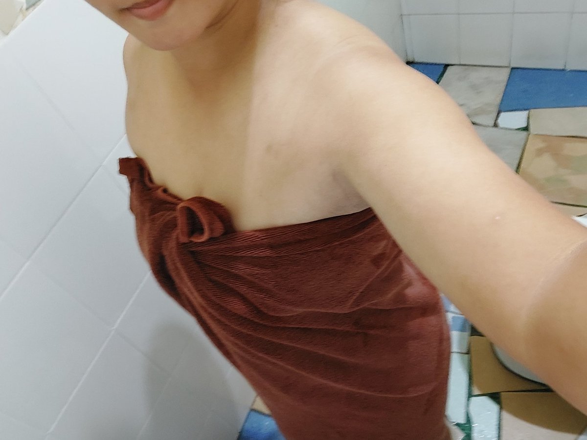 เป็นคนซ่อนรูปค่ะ ซ่อนแม้กระทั่งรูปตัวเองอ่ะ 5555  ในรูปอาจจะดูเล็กๆ ของจริงไม่เล็กอย่างที่คุณคิดนะคะ #นัดเย็ดจันทบุรี #รับงานจันทบุรี #นัดเย็ดสอยดาว #รับงานสอยดาว #แอบแซ่บจันทบุรี