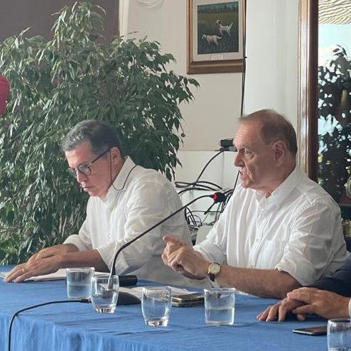 Siamo l'unica lista che ha realizzato un'intesa su temi globali e locali: GLOCAL, perché i nostri temi sono europei e ultra-nazionali con impatto sulla realtà che viviamo mentre il radicamento e la passione "local" dei nostri alleati #NoiDiCentro non sono secondi a nessuno.