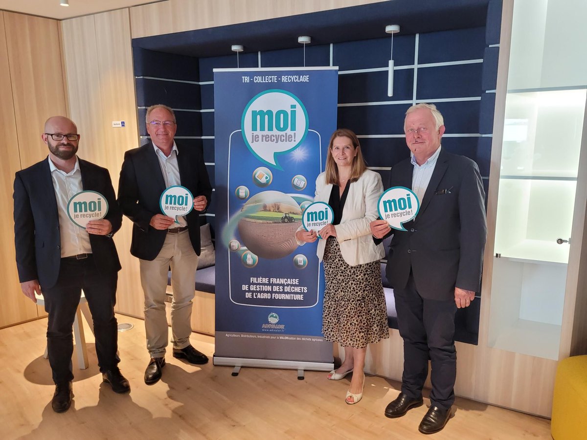 adivalor's tweet image. Nous venons d’officialiser notre partenariat avec NOVUS, pour la création d’une nouvelle usine de #recyclage de big-bags agricoles ! 🤝 
📍 Gisors (27)
🏭 Début production : juin 2023 
♻️ Capacité : 10 000 t/an  
Lire notre CP 👇🏼 
🔗 bit.ly/3chC0Yl