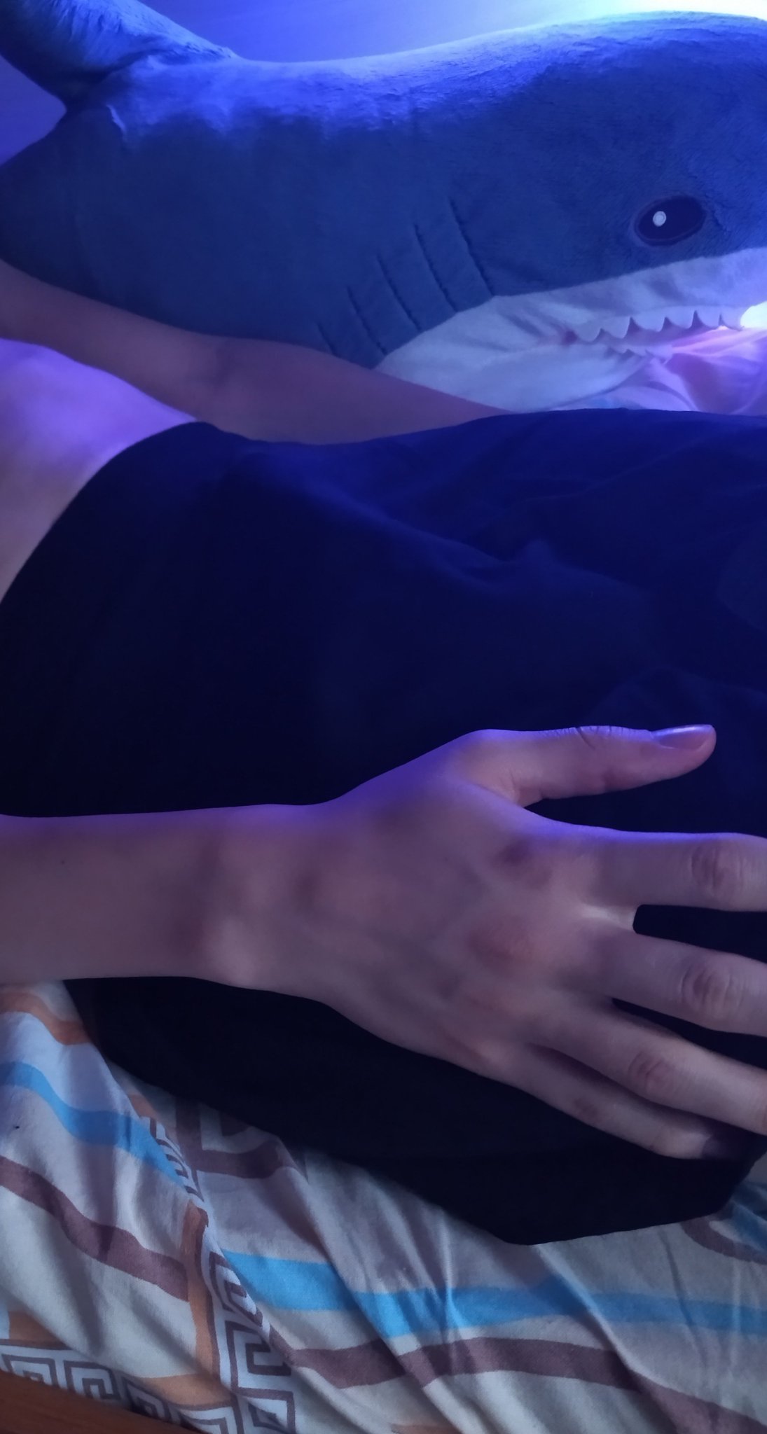 1 pic. Wanna see what's under there? https://t.co/7nxruRYWIi