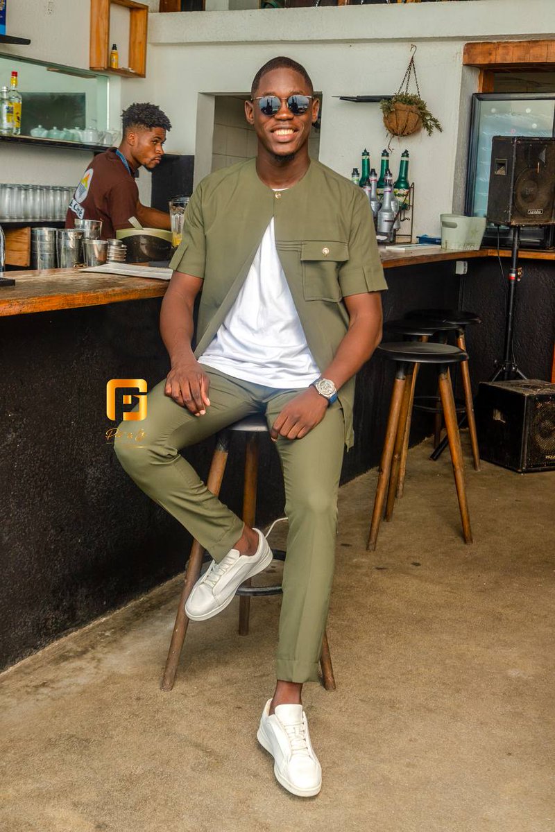 PutandGo's tweet photo. Summer Collection 🌼✨️
Définissez votre image avec @put_and_go_officiel .
📞 77 660 13 27 / 77 255 77 77
#putandgo #dakar #senegal #korite2022 #costumeafricain #jelaba #senegalesedesigner #africandesigner #newcollection #africanoutfit #menoutfit #madeinsenegal #2PAR1 https://t.co/MrmMuLQhOK