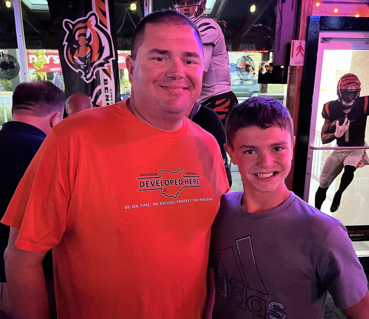 AHS_TDClub's tweet image. @usbnsports Raptor Recap recognizing the rising stars of the @_AHS_Football program this year.👏🏼
JV Defense: @mashalm32 
JV Offense: @McclanahanAiden 
Freshman: Hudson Best 
@Nagel7football : Gage Walker (pictured with coach Scalf)