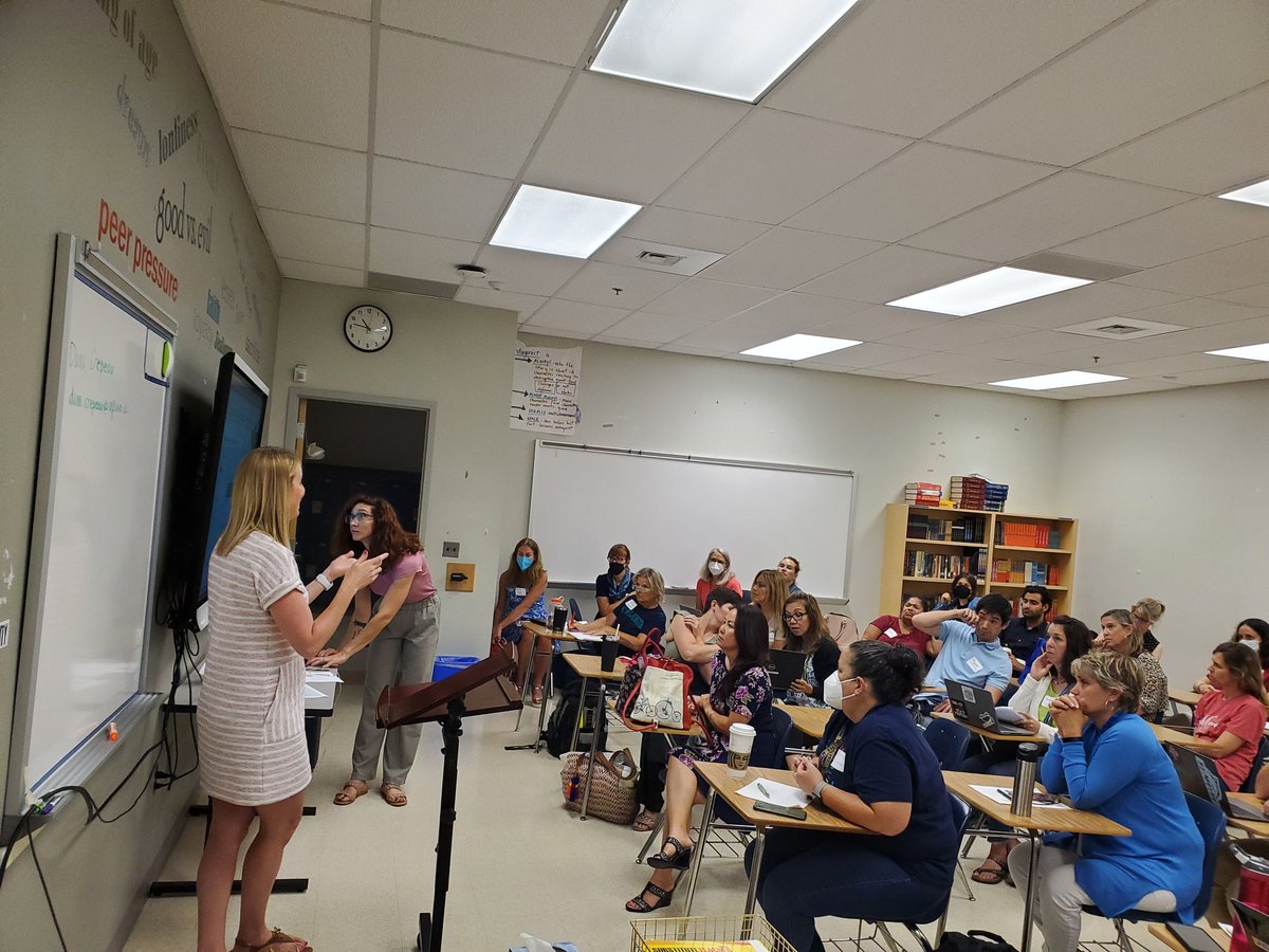 Full house for #CKLA Q&amp;A with <a href="/APS_ELA_Elem/">APS Elementary ELA</a> at K-12 <a href="/APS_ESOL/">APS Office of English Learners</a> Pre-service!