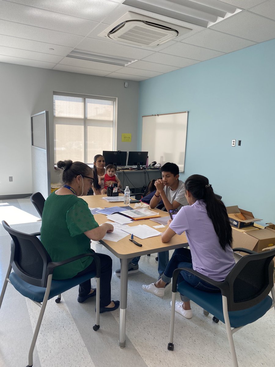 Pre-enrollment and screening secondary students from Guatemala 🇬🇹 and Vietnam 🇻🇳 - Welcome to FCPS!!!