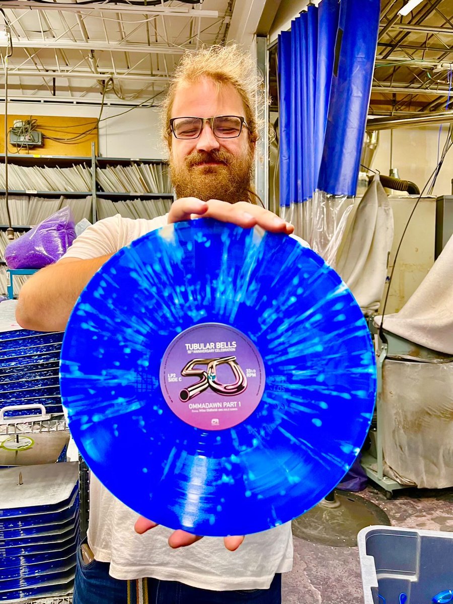 MicroforumVinyl's tweet photo. weβre pressing updates of a classic - Tubular Bells! #tubularbells #vinyl #records #madeatmicroforum #makingrecords #pressingvinyl #vinylcommunity #vinylporn https://t.co/RoeppJiLLY