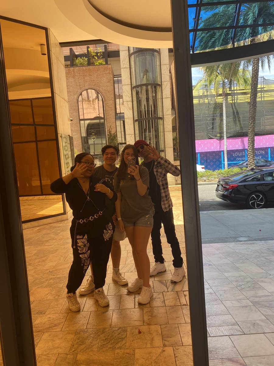 I honestly miss California and getting the chance to Vacation and see friends. Counting down the days to Twitch Con 🙏