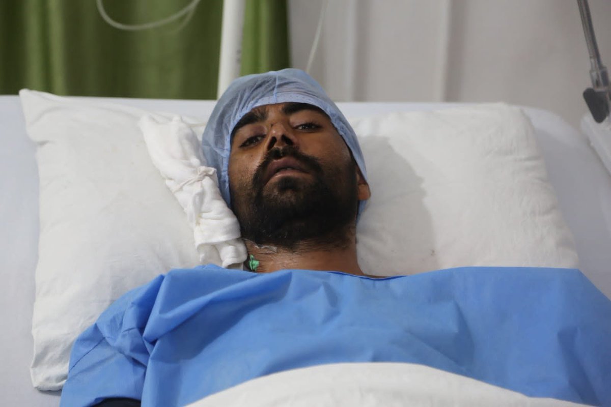 amitsahujourno's tweet photo. J&K: Tabarak Hussain, a fidayeen suicide attacker from PoK, captured by the Indian Army on 21 August at LOC says he was tasked by Pakistan Army's Col. Yunus to attack the Indian Army for around Rs 30,000
#Pakistan https://t.co/hffvi9L0IU