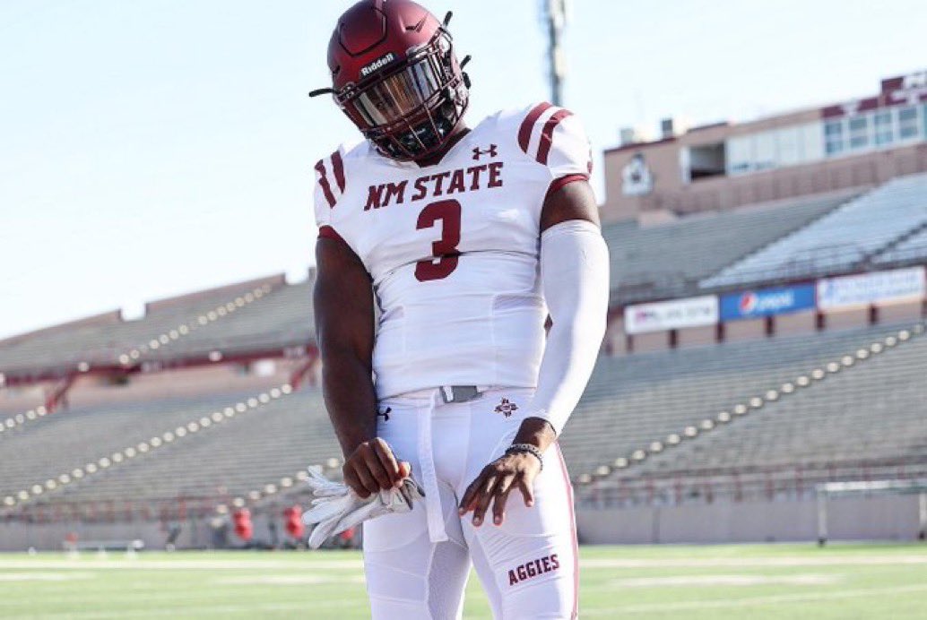 nmsugoaggies's tweet photo. 3 days till Aggie Football #3 6’1” 220lb SR LB from Bishop Alemany HS in Sunland, Cali and formally of Eastern Washington @ChrisOjoh Chris Ojoh. 71 Tackles 6 Sacks 3 Forced Fumbles in ‘21. Dude brings the thunder! Plays best when it’s good on good #AggieCountDown #AggieD #Mojo https://t.co/iYqYyQcJDf