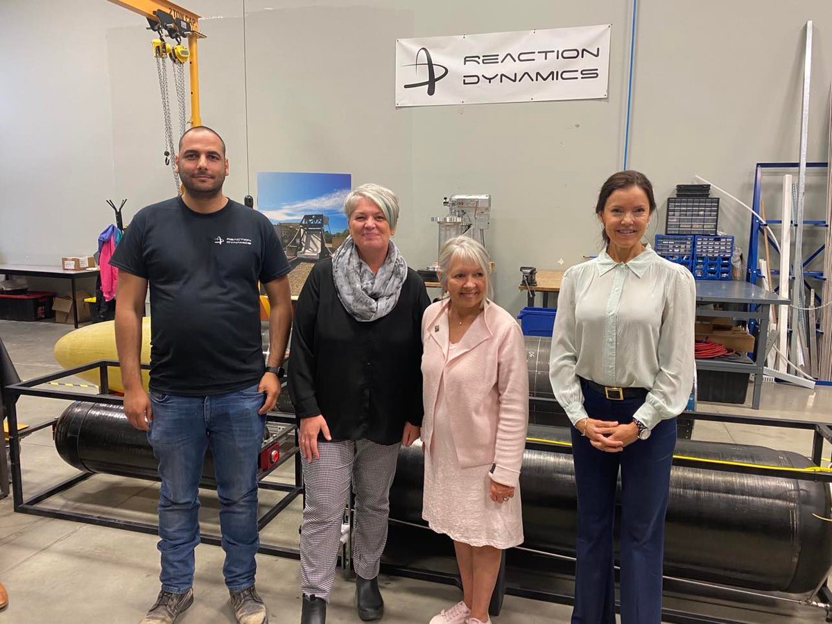 The President of the @csa_asc, @lisacampbellasc visited our facilities in St-Jean-sur-Richelieu yesterday. We are grateful for her support and for the Agency's backing in our development. Thank you to MP @SherryRomanado and mayor Andrée Bouchard for your presence and support!