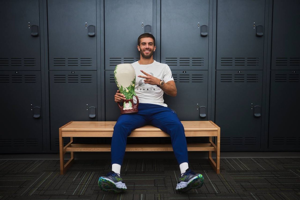 3 years we are working together.
3 years he is taking his photo equipment everywhere we go.
3 years it took him to take a good photo of me.
Yianni you could have told me earlier that all it takes for you to take a decent photo of me is for me to win a Masters.