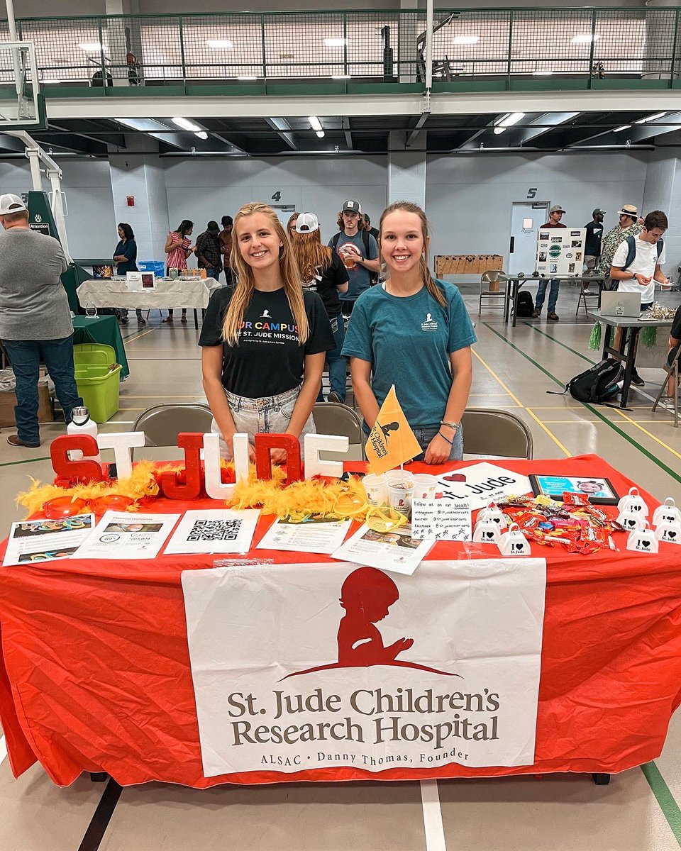 We had so much fun meeting you all today at the Org Fair! Thank you to everyone who stopped by our booth to talk to us! 🤩🎉