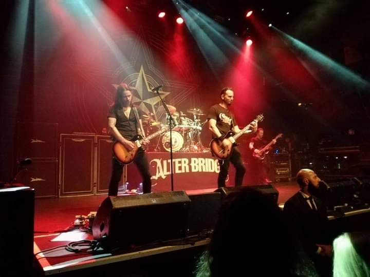 brazil_myles's tweet photo. #AlterBridge
#MarkTremonti
#MylesKennedy
#ScottPhilips
#BrianMarshal
At Zurich, Suica,
@alterbridge
@MylesKennedy
@MarkTremonti
@Scott_Phillips
@BrianMarshal
🥁🎻🎸🎵💯🎶
📸Credit owner https://t.co/vnNl3yLNgH