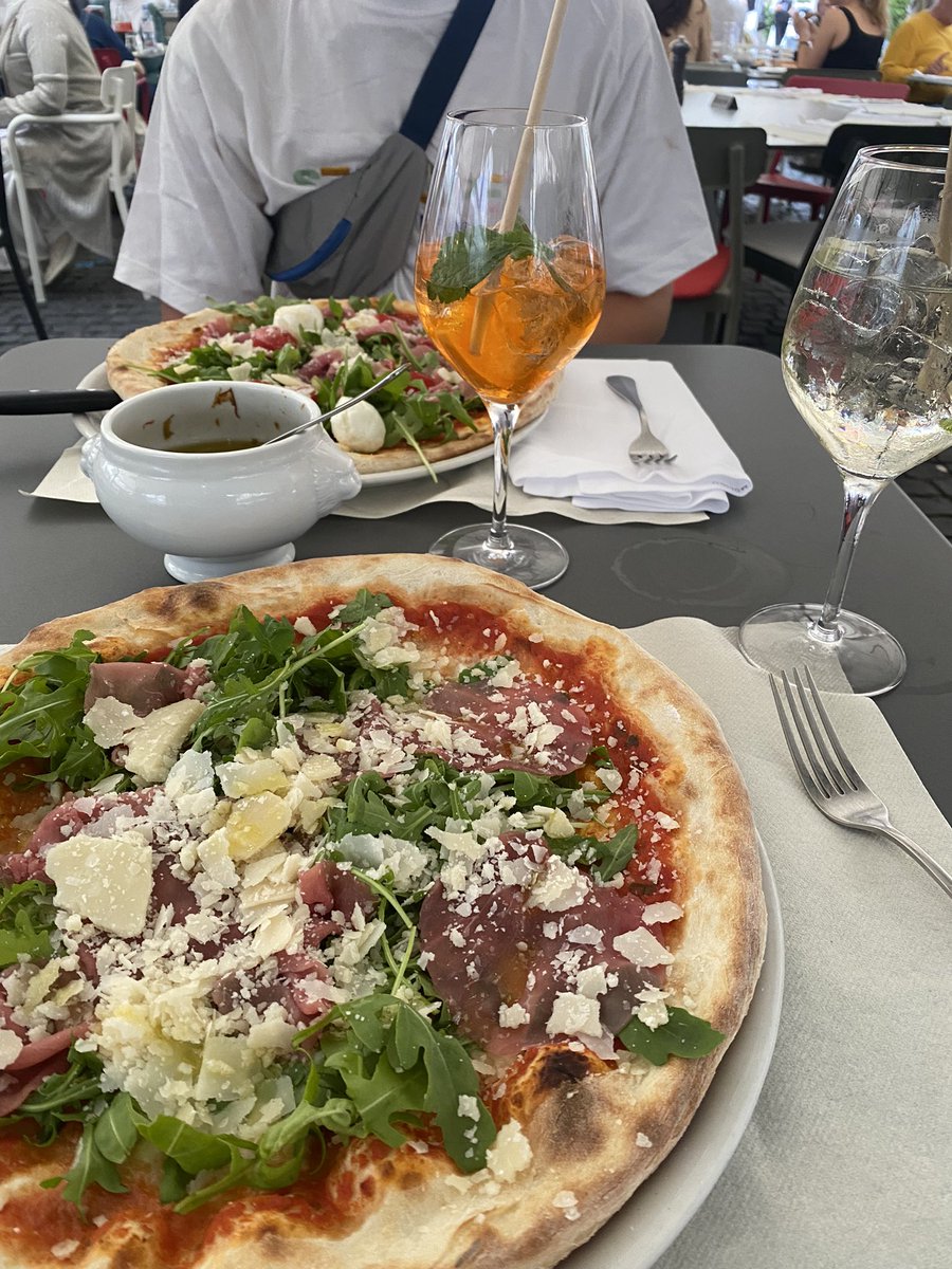 wang_abin's tweet photo. Sunday date with @gaetschwartz ❤️ https://t.co/WGvxnGub86