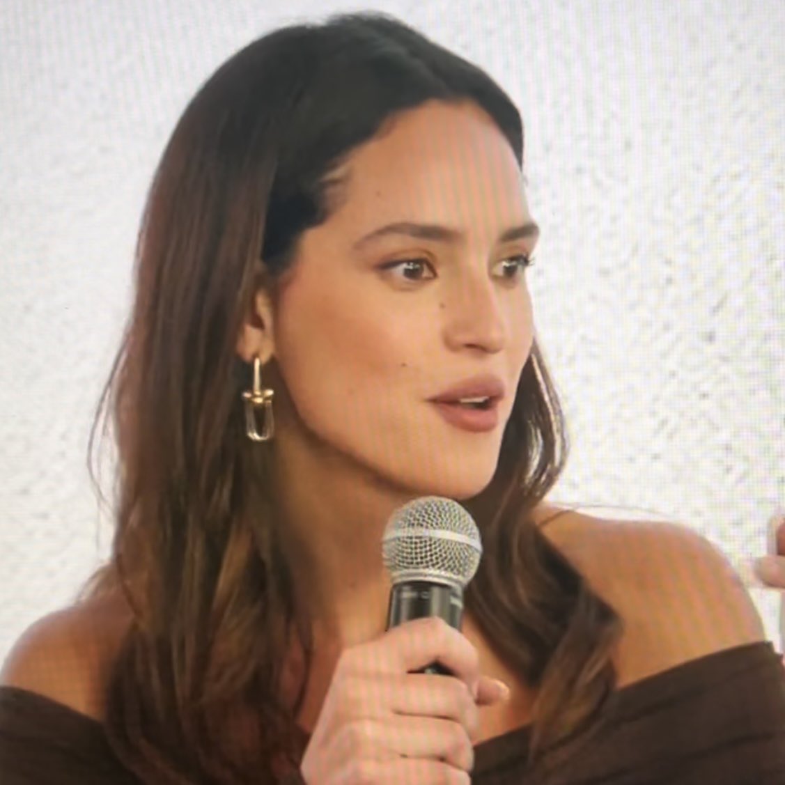 adriaaupdates's tweet photo. Adria Arjona is such a masterpiece. https://t.co/jCw0meGixx